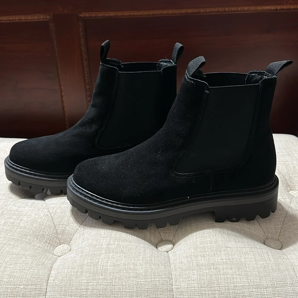 Booties - Picture 4 of 9